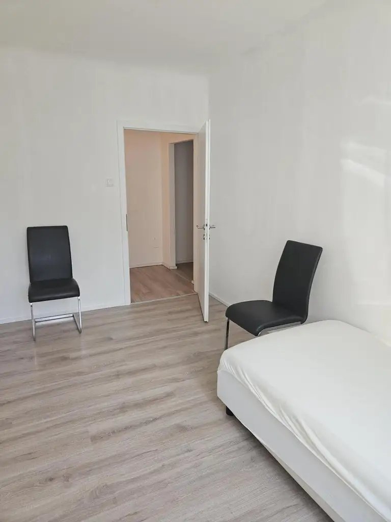 Zimmer Nr. 1 in einer reinen Mädchen - Wohngemeinschaft ist ab August 2025 verfügbar!