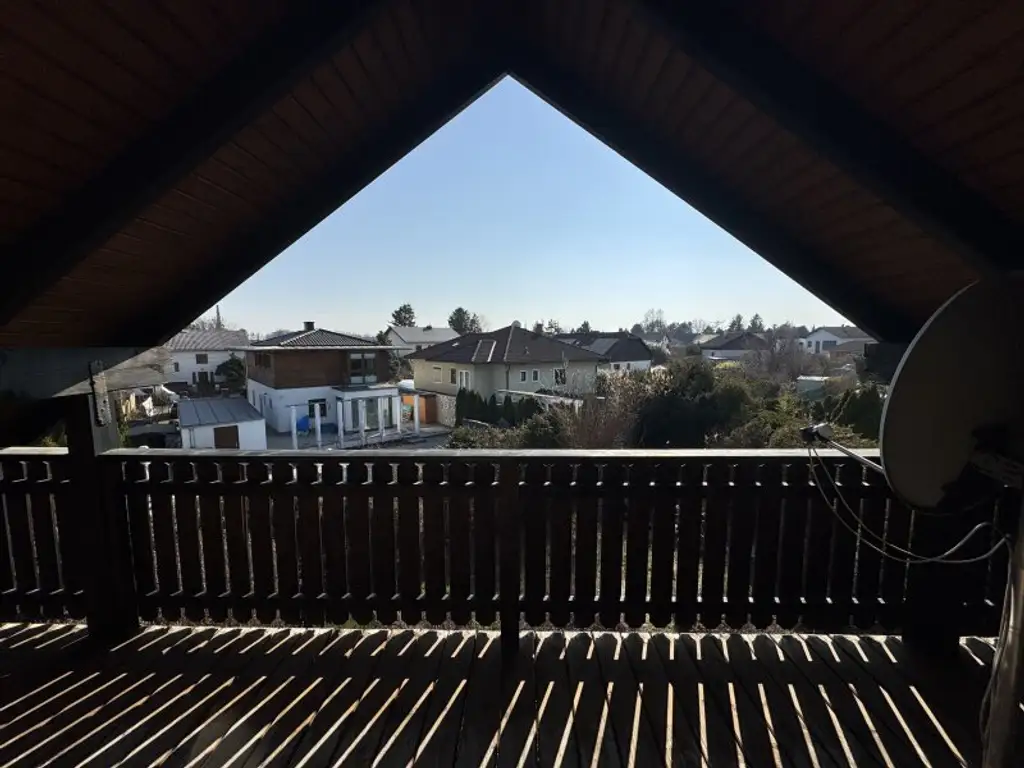 Sonniges Blockhaus mit Pool, Balkon & Gartenidylle in Sollenau