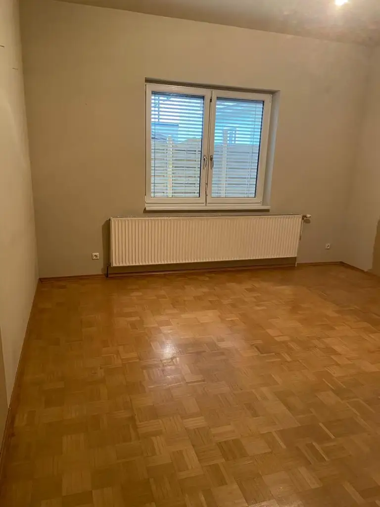 Wohnhaus mit Garten und Terrasse