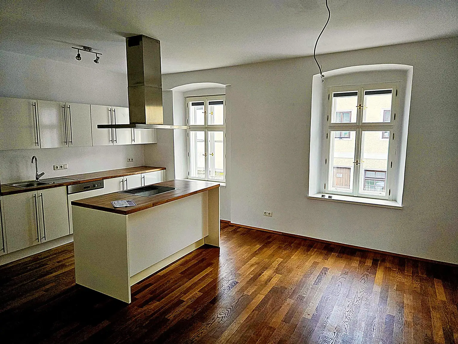 Küche mit Kochinsel