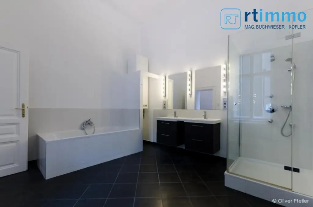 REPRÄSENTATIVE KLASSISCHE BEL ETAGE WOHNUNG IM BOTSCHAFTSVIERTEL