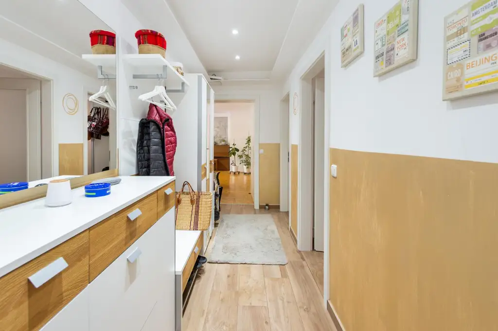 Liebevoll sanierte 3-Zimmer-Wohnung mit zwei Balkonen nähe Stadtstrand