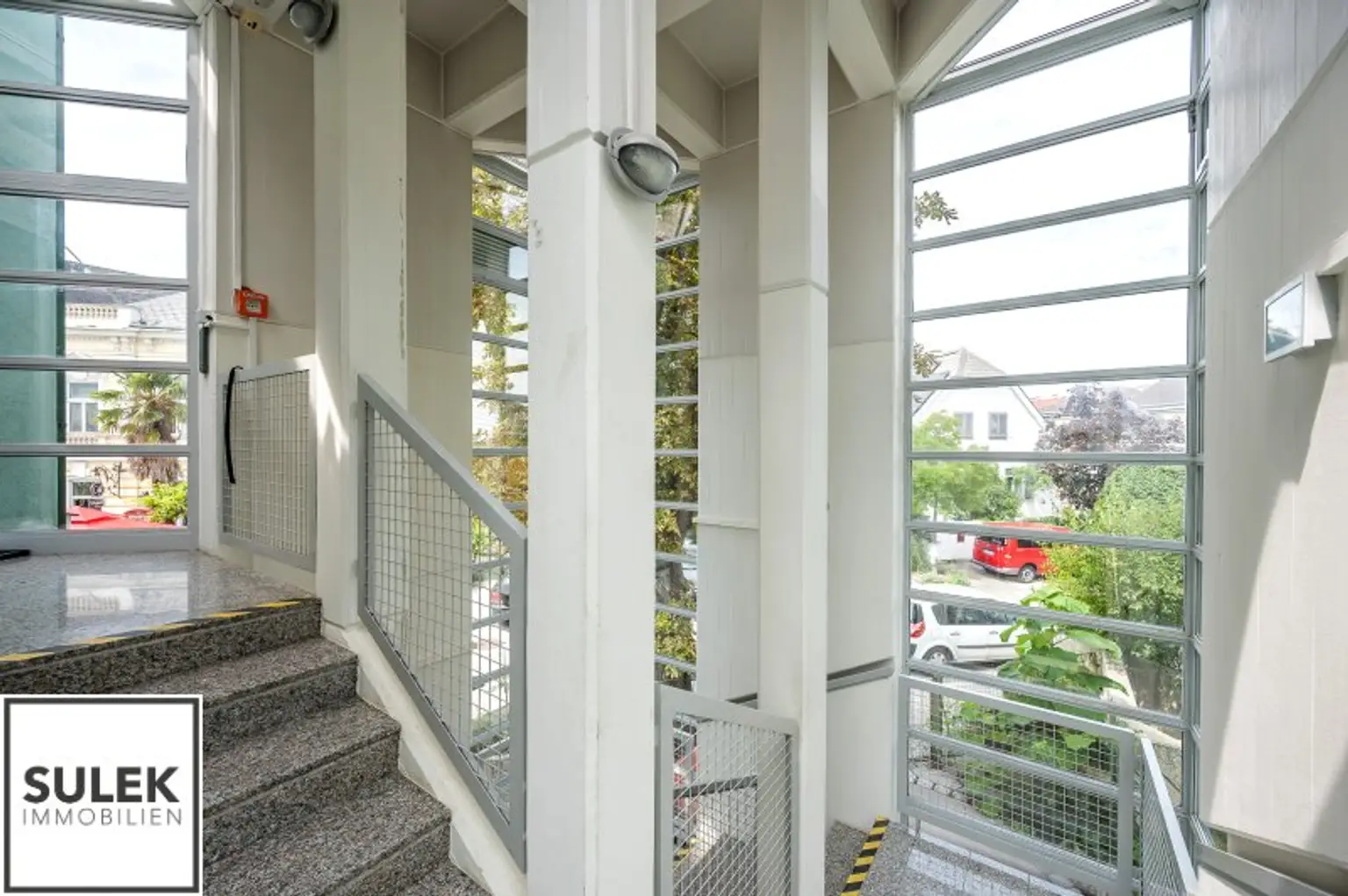 Ihr neuer Unternehmenssitz: Modernes Büro/ Praxisgebäude in Mödling mit Top-Anbindung