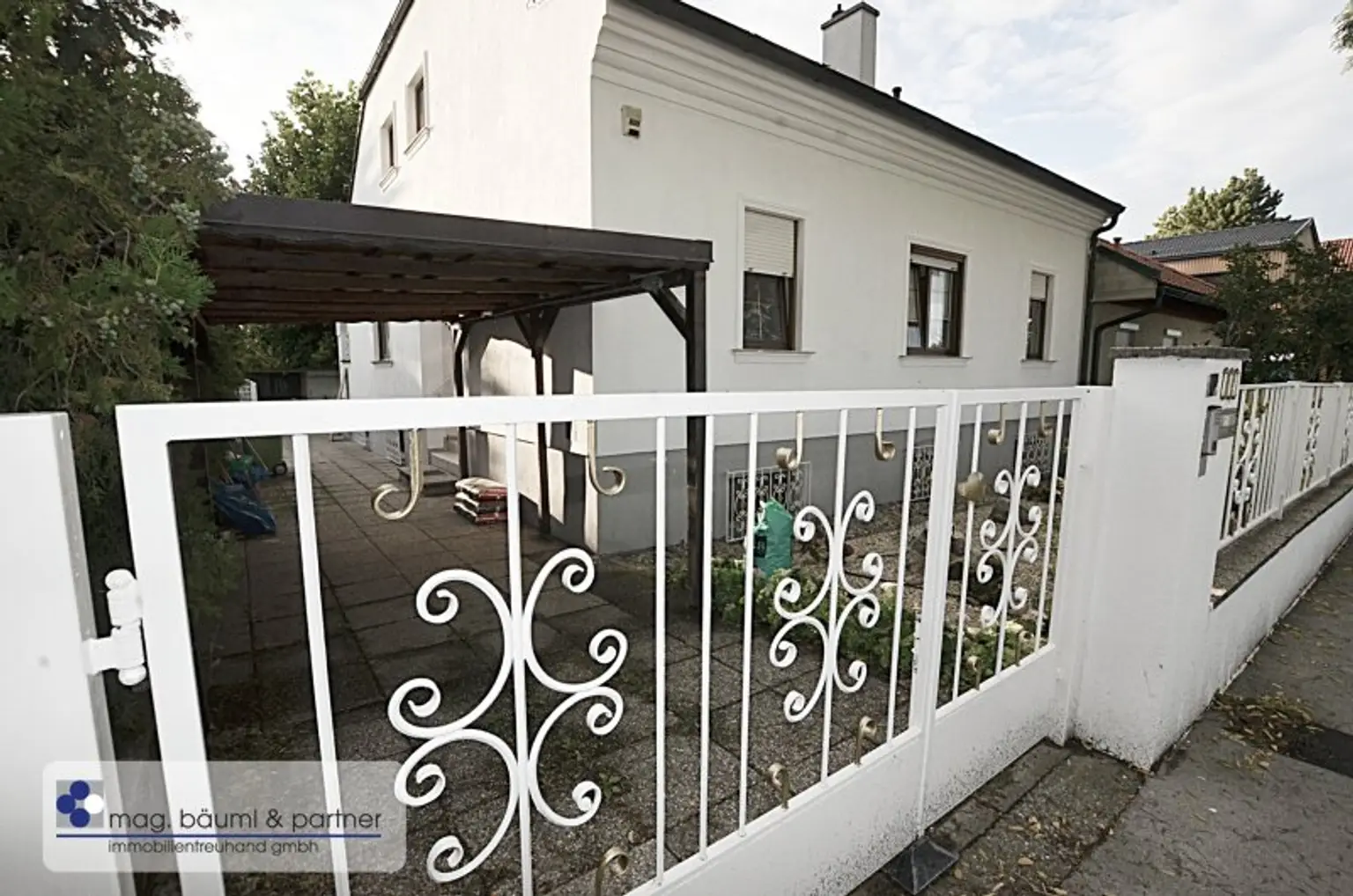 EIN HAUS FÜR ZWEI FAMILIEN  ODER  ZWEI GENERATIONEN