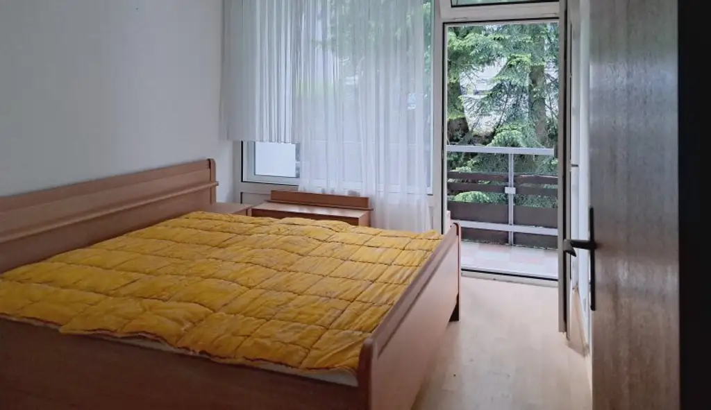 3-Zimmer-Loggia-Wohnung, mit Blick auf den Traunsee und den Traunstein.