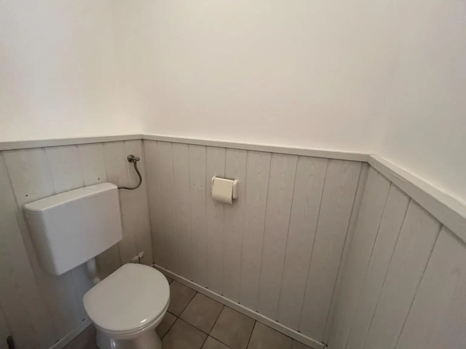 separates WC