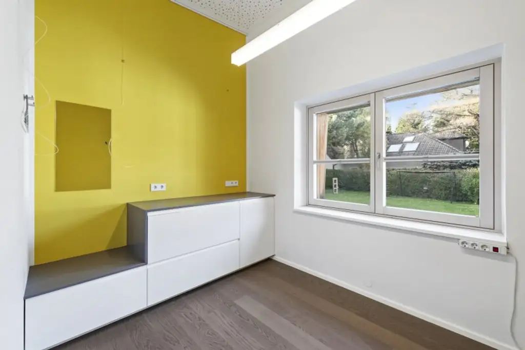 Exklusive Villa mit Nebengebäude in Gießhübl – Wohnen, Arbeiten & Wellness in Premiumlage