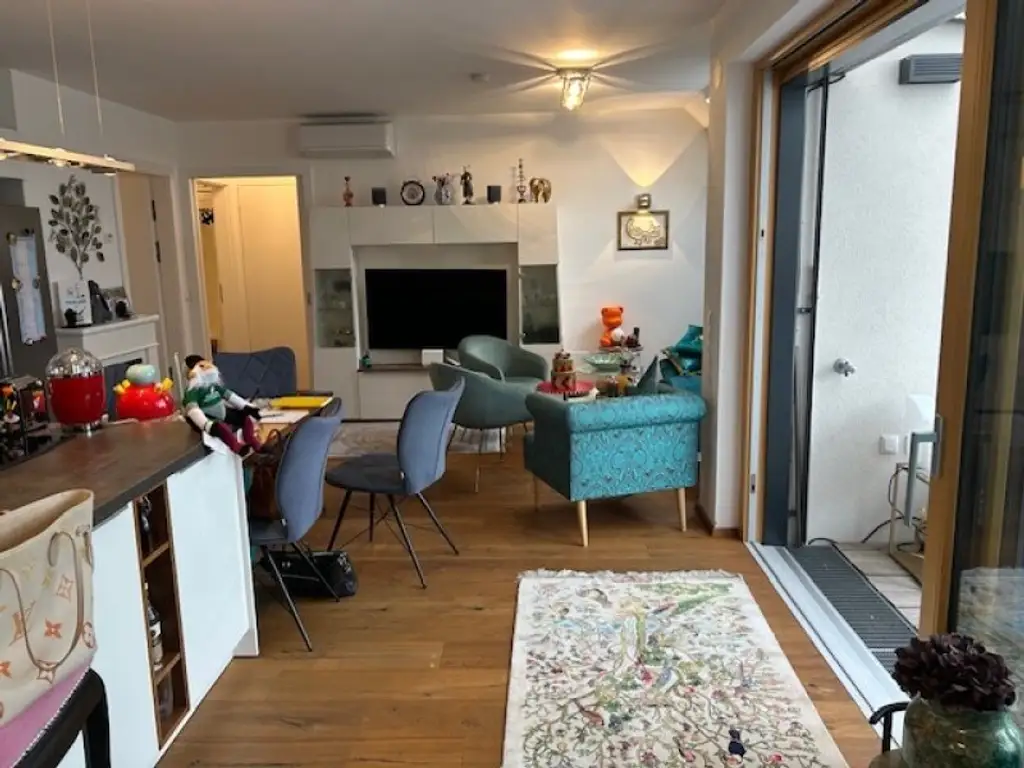 Wunderbare Dachgeschosswohnung in Top Lage mt Garage im Eigentum