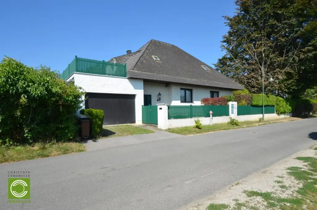 CHRISTOPH CHROMECEK IMMOBILIEN - PERCHTOLDSDORF - Gepflegtes und geräumiges Einfamilienhaus mit vielen Extras!