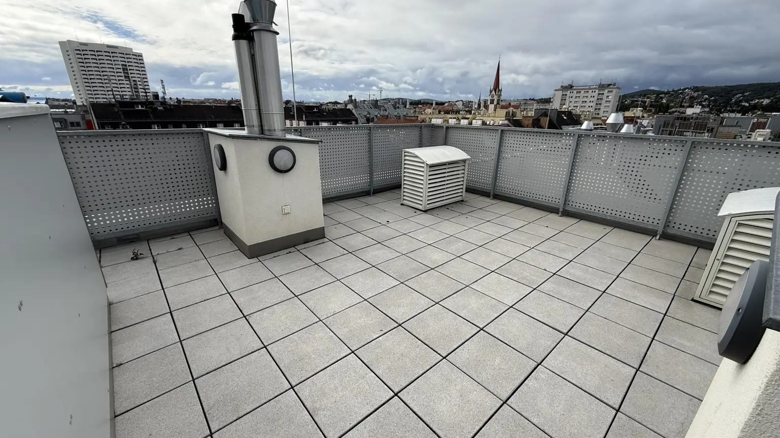 HIGH-LEVEL-PENTHOUSE mit POOL am Dach und DIREKTLIFT!!! 140m² TERRASSENFLÄCHE!!!