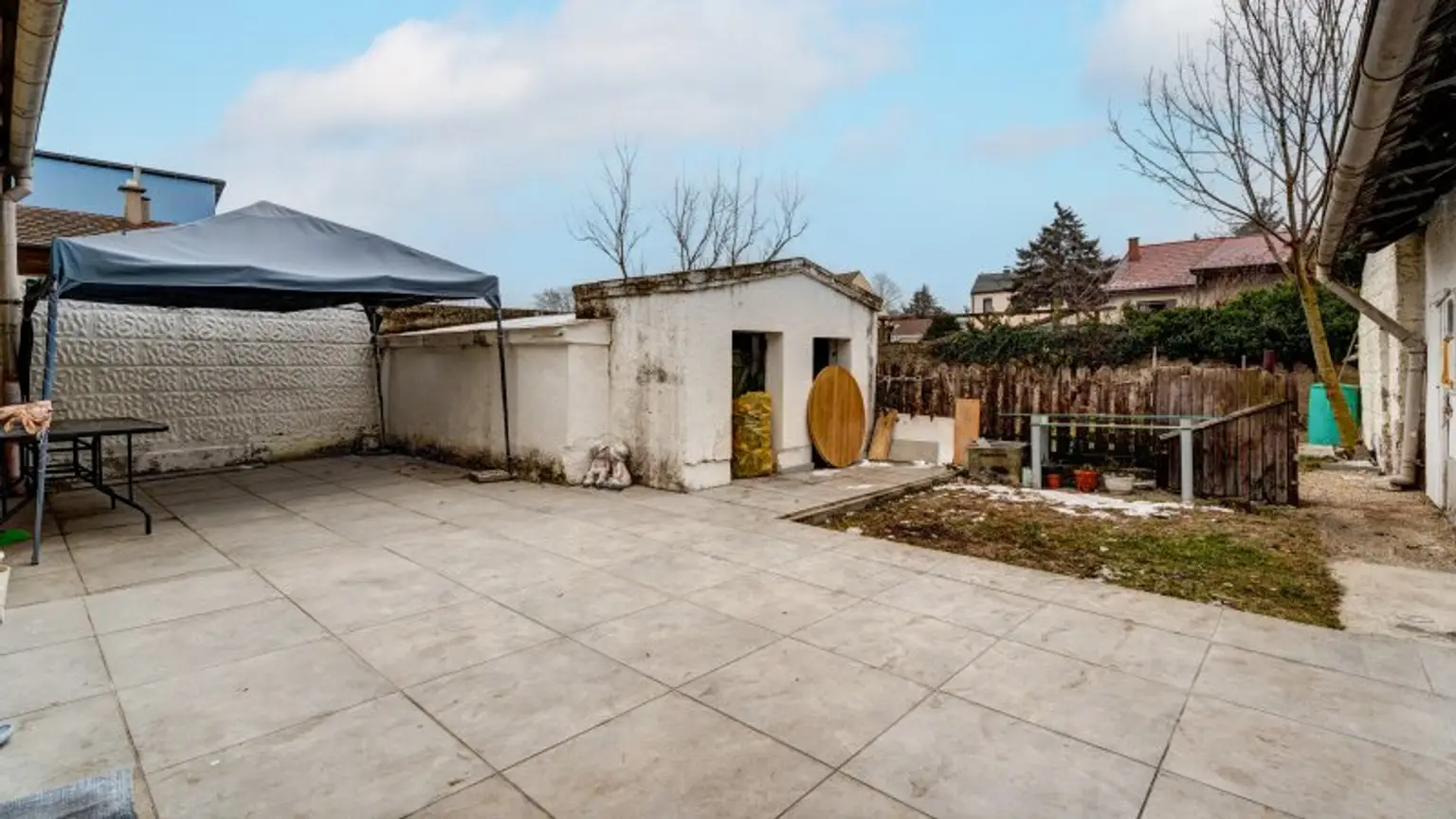 Terrasse / Nebengebäude