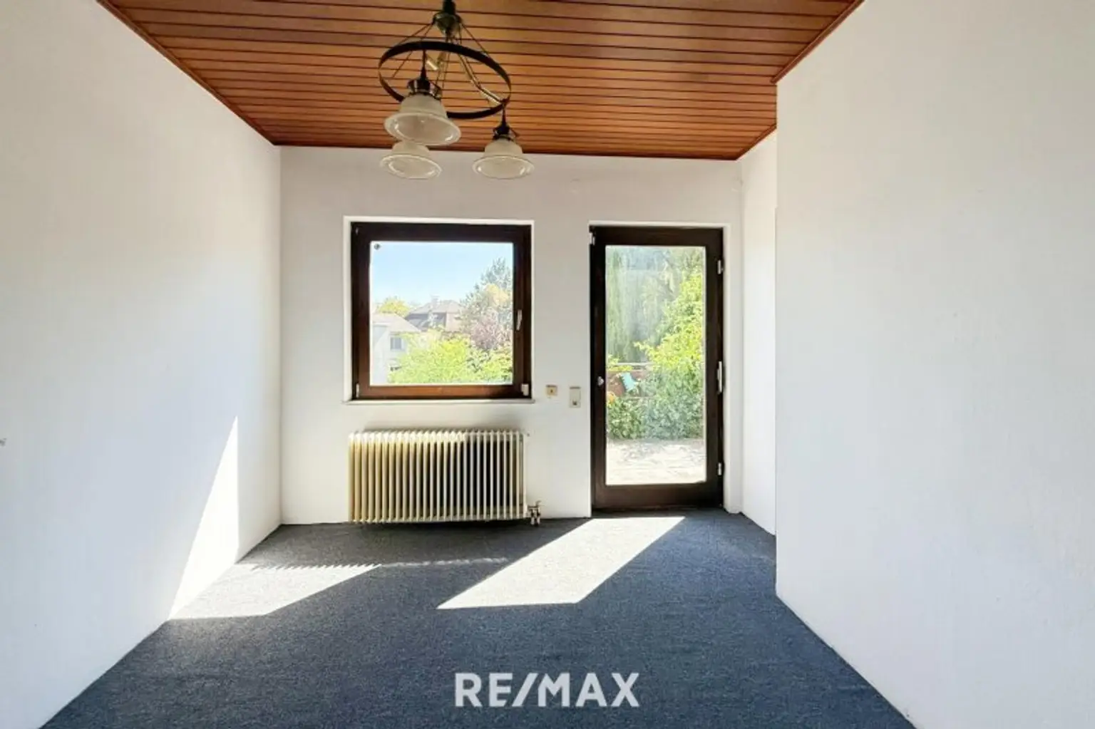 In MAUER uneinsichtiges und traumhaftes Gartenparadies