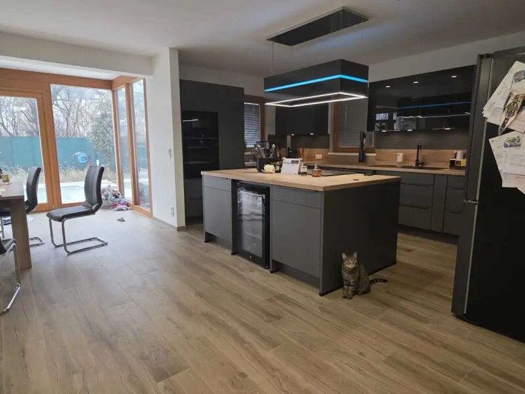 Idyllisches Einfamilienhaus in Gänserndorf: 5 Zimmer, Pool, Balkon & mehr!