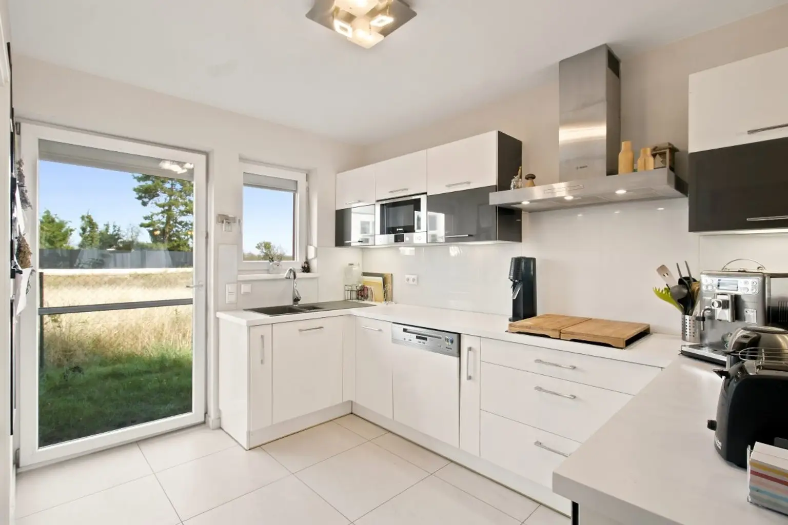 I | ++ NEU ++ Eck-Reihenhaus mit Garten, Terrassen & ZWEI Stellplätzen | Prima Service Immobilien