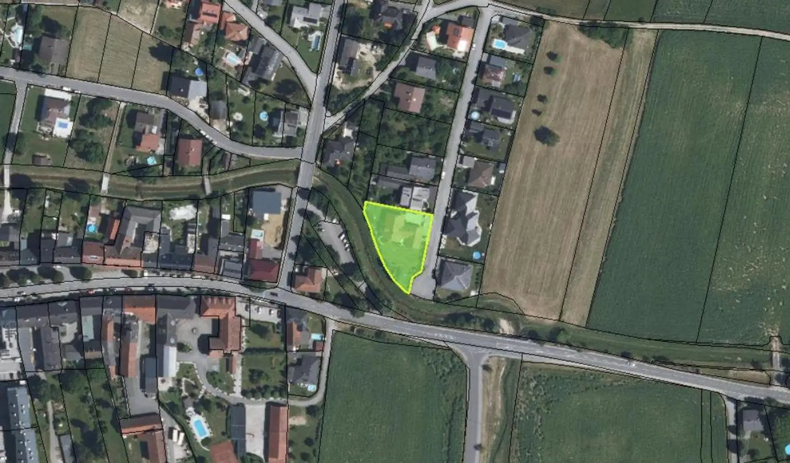 Haus auf großem Grundstück