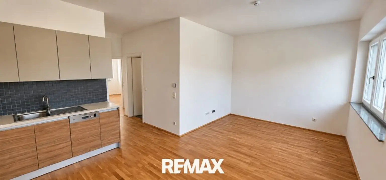 Wohnzimmer mit Küche und Essbereich 2, Aufnahme