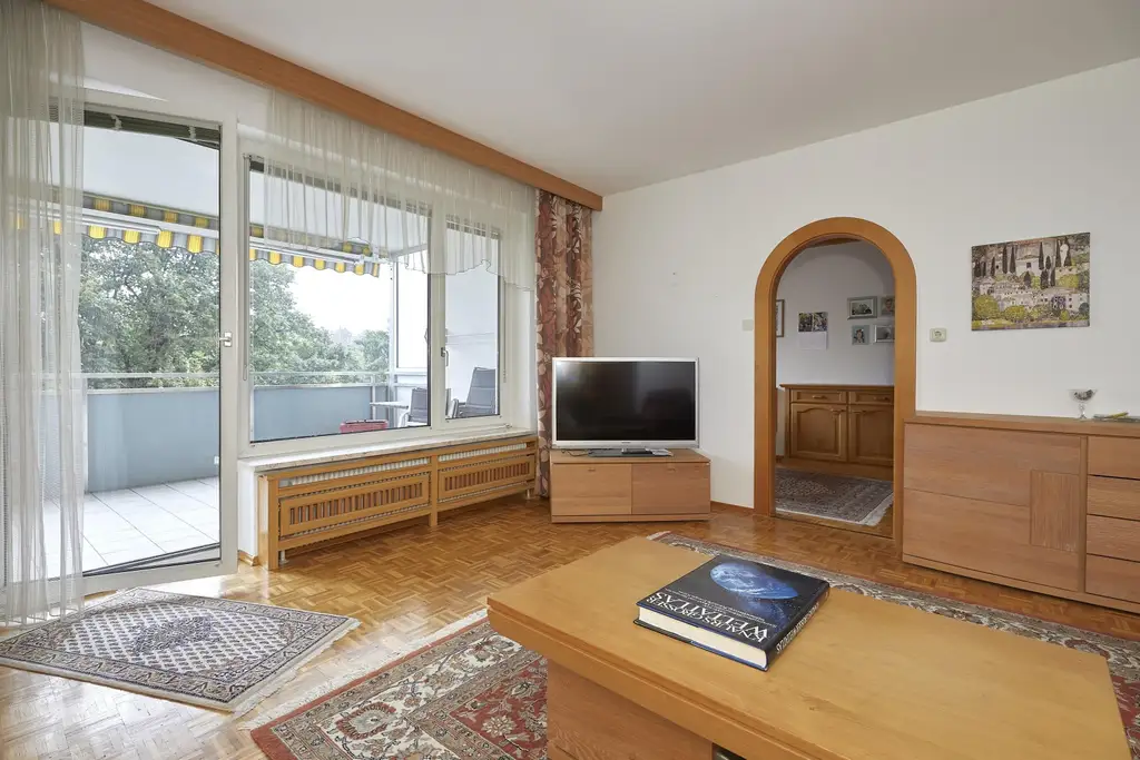 3-Zimmer-Wohnung mit Loggia in Zentrumsnähe! - Besichtigungstermine am 10.09.2025!