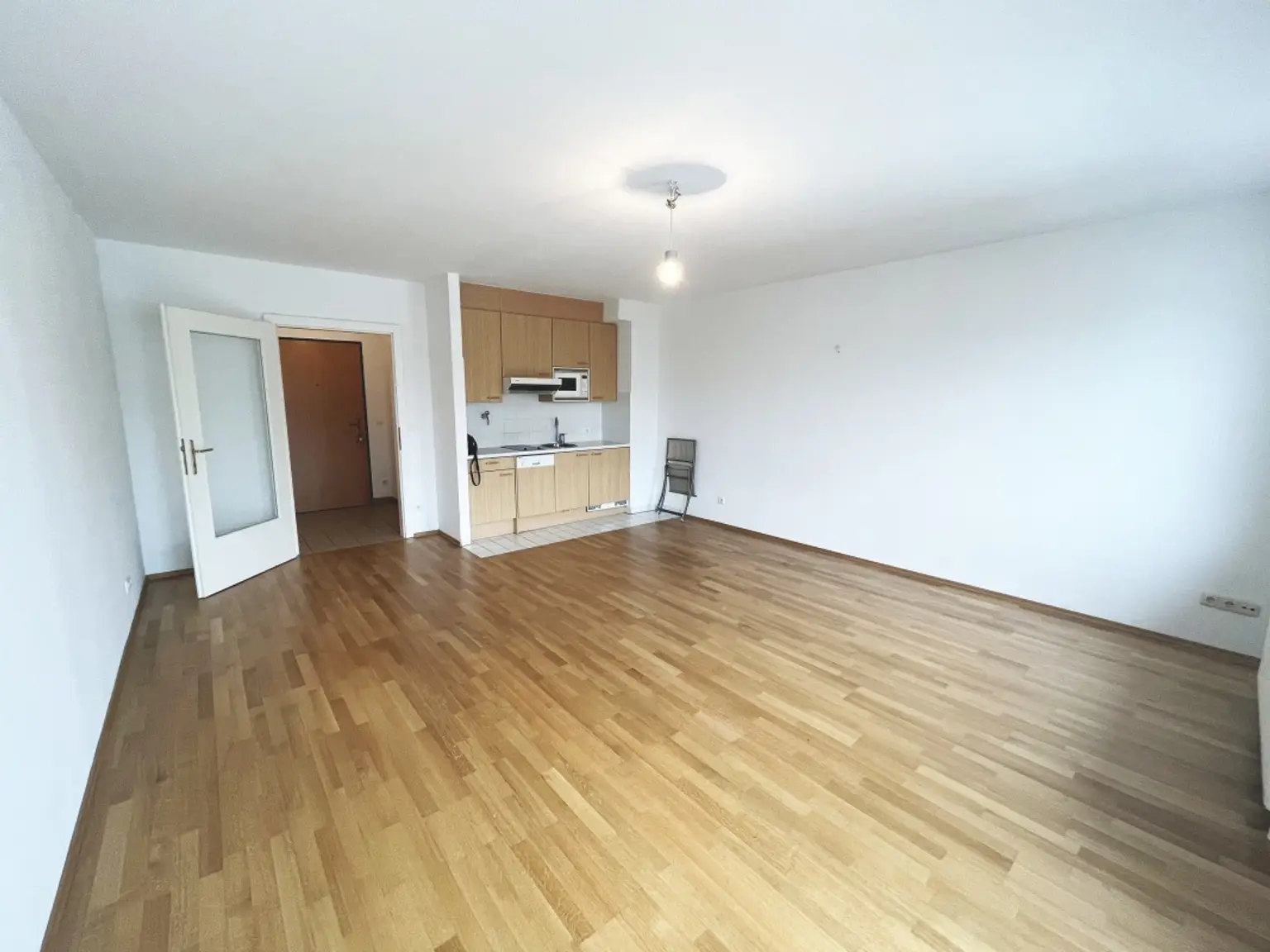 Gemütliche 1-Zimmer-Wohnung mit Terrasse - Nahe U4 Braunschweiggasse