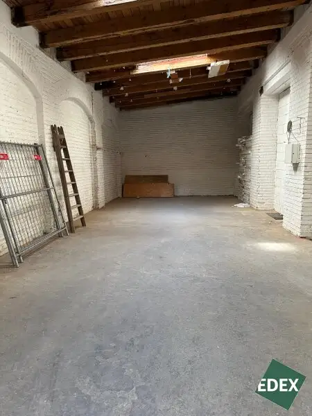 Yppenplatz - spannende Geschäftsfläche mit Gewölbekeller