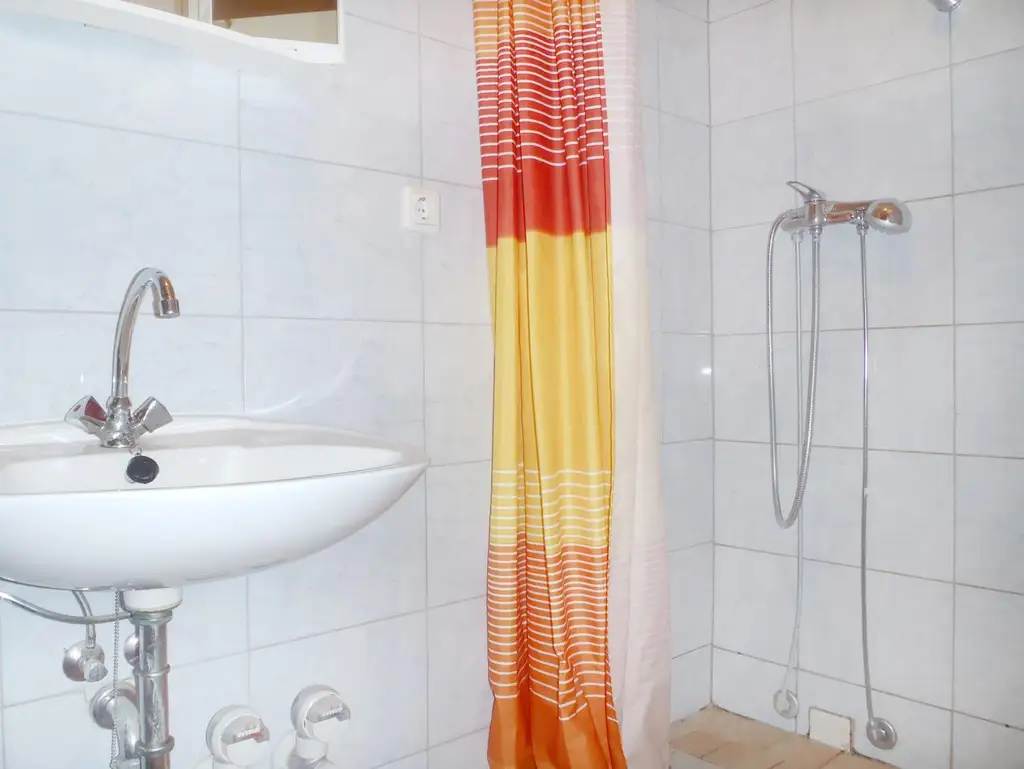 Vermieteter Gastronomiebetrieb mit separater Wohneinheit in zentraler Lage! Nähe BMW, SKF!!