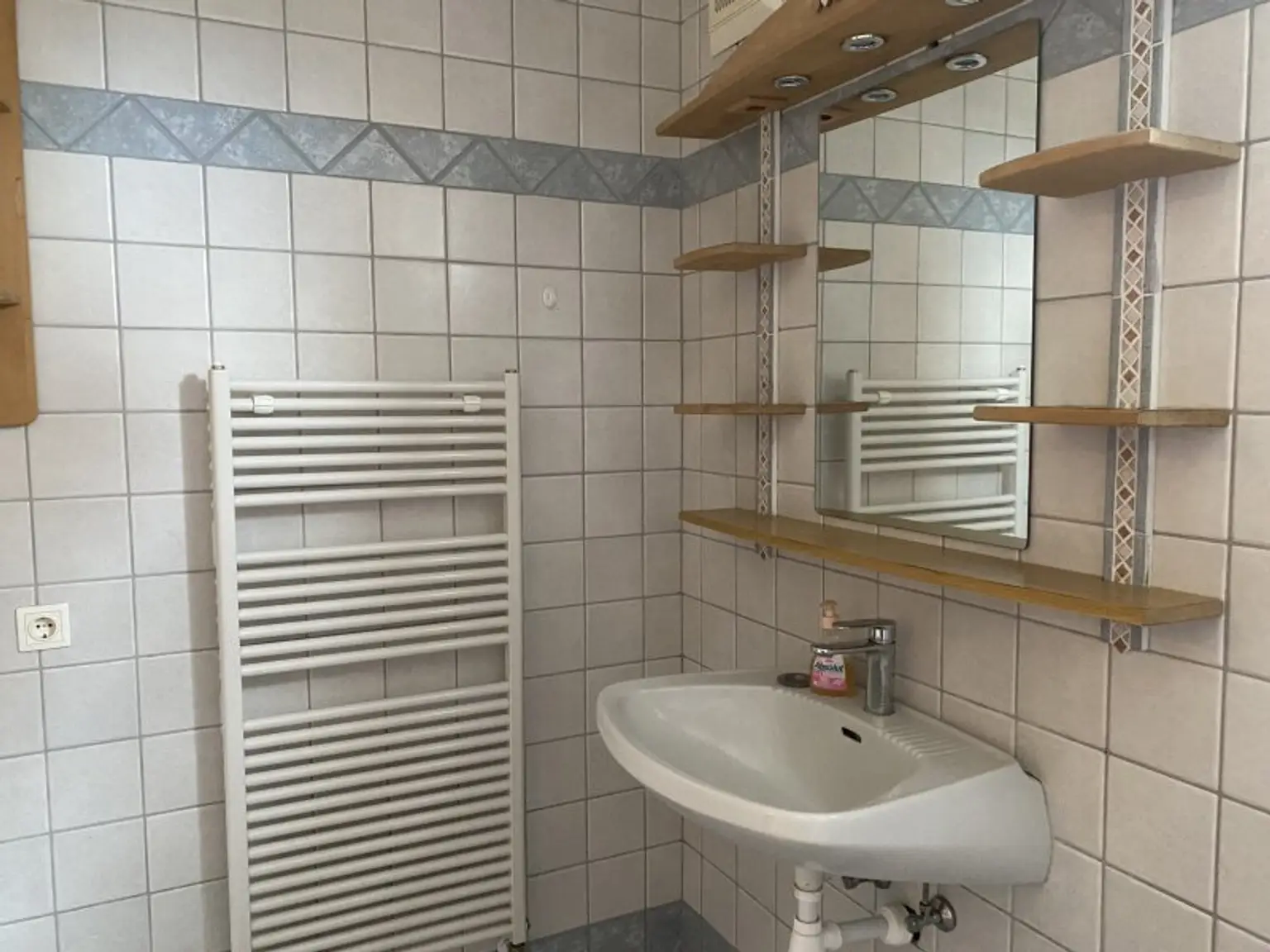 Helle, sehr gepflegte Mietwohnung in ruhiger Aussichtslage