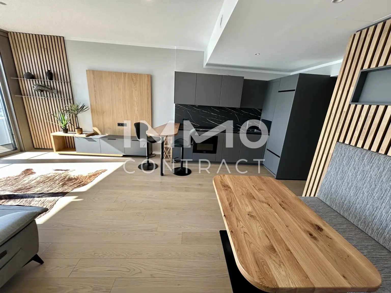 Möbliertes Apartment im 42. Stock mit Weitblick auf die Donau! Pool, Spa und Fitness inklusive!