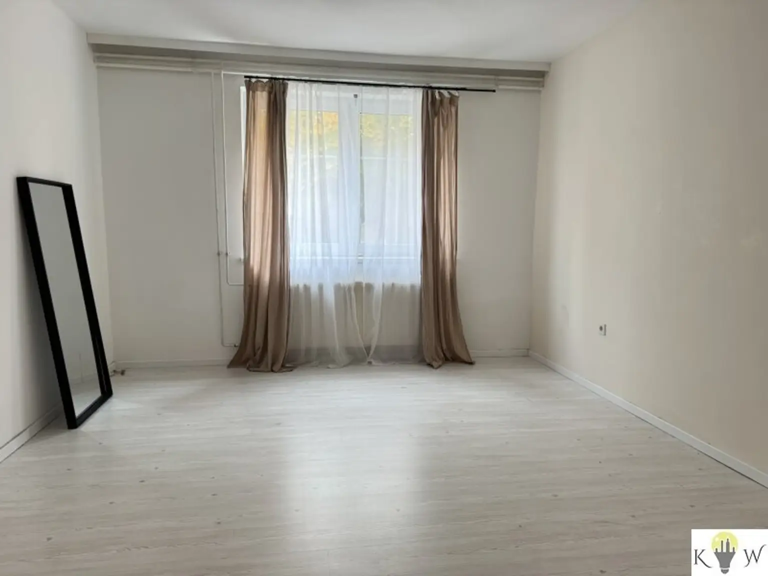 Charmantes Wohnhaus mit vielseitigem Wirtschaftsgebäude & Pool – Wohnen und Arbeiten unter einem Dach!