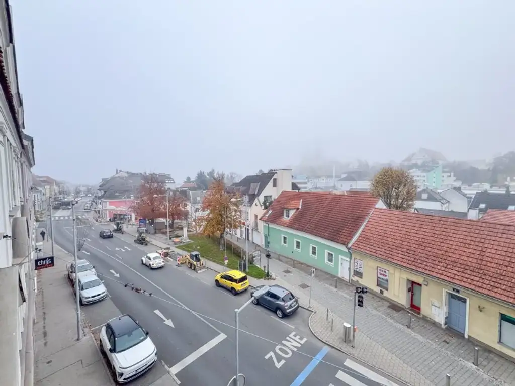 Repräsentatives Altbaubüro mit 2 Balkonen und Blick auf das Stift Klosterneuburg