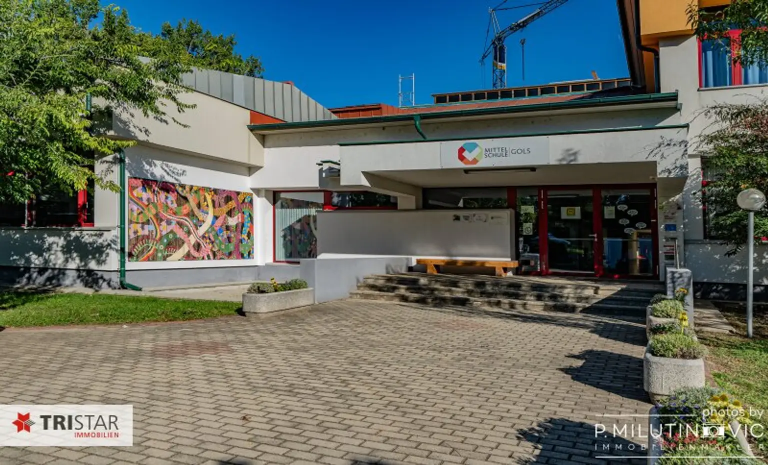 Sonnenseite Österreichs++Willkommen in  7122 Gols – dem Ort, wo der Wein zuhause ist und das Leben nach Sonne schmeckt++Grundstücksfläche: ca. 889 m²++Tradition, Lebensfreude und Naturverbundenheit