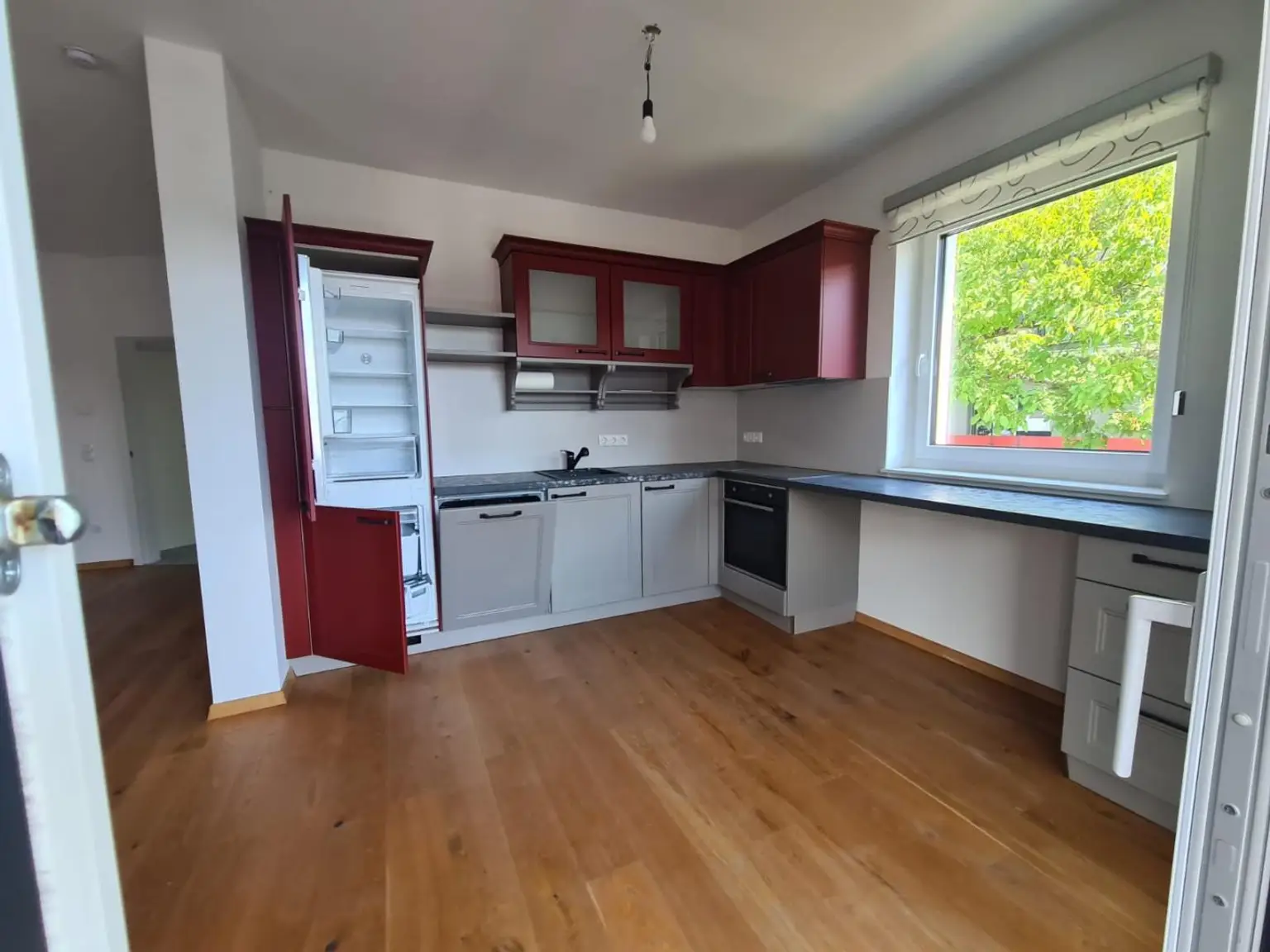 Neuwertige, wunderschöne 3-Zimmer-Wohnung mit großen Süd-Balkon