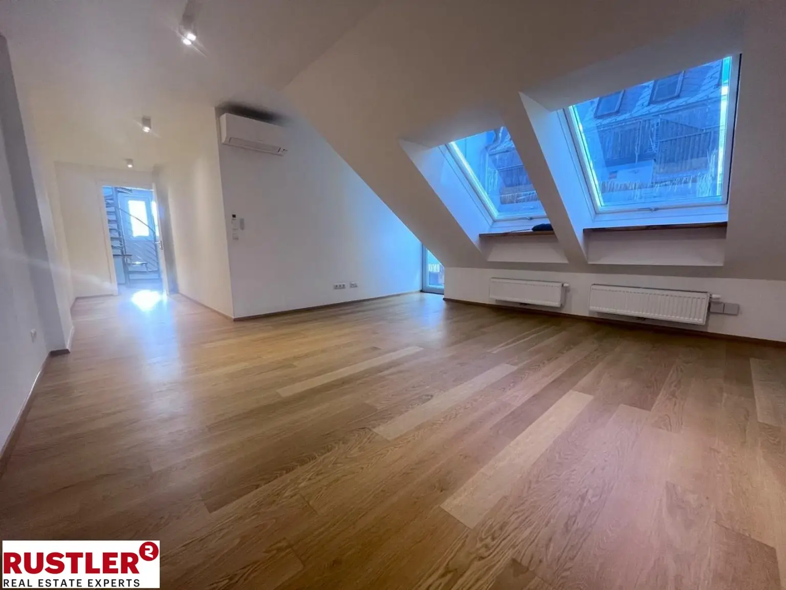 Großes Schlafzimmer