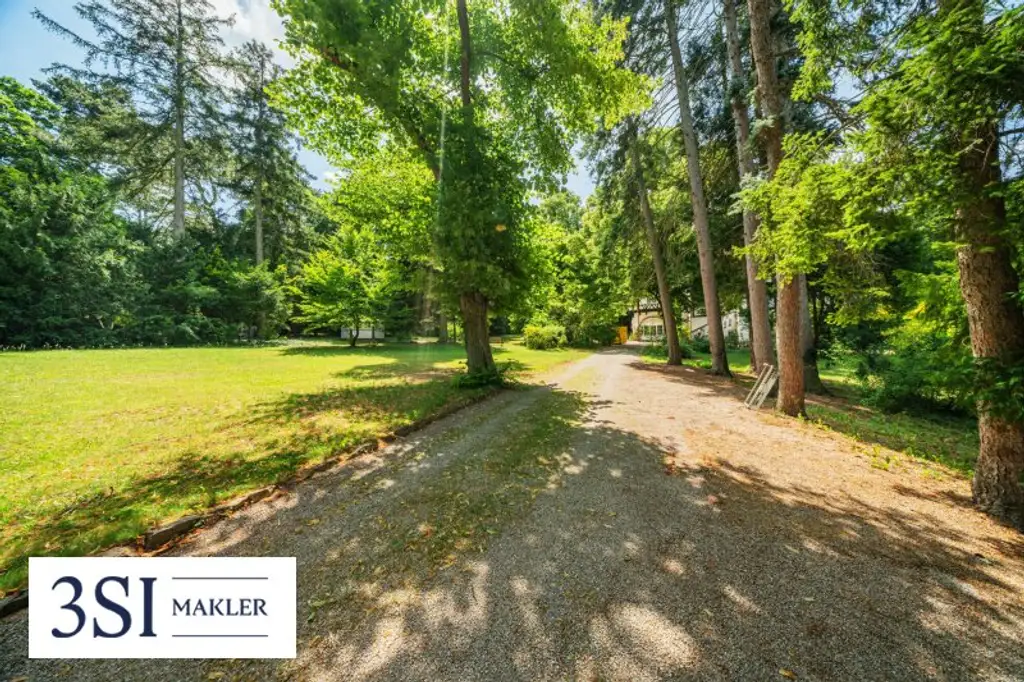 Exklusive Liegenschaft mit zwei Villen und großem Privatpark in Mödling