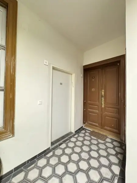 Charmante 3-Zimmer-Altbauwohnung in generalsaniertem Haus mit Lift – 1020 Wien
