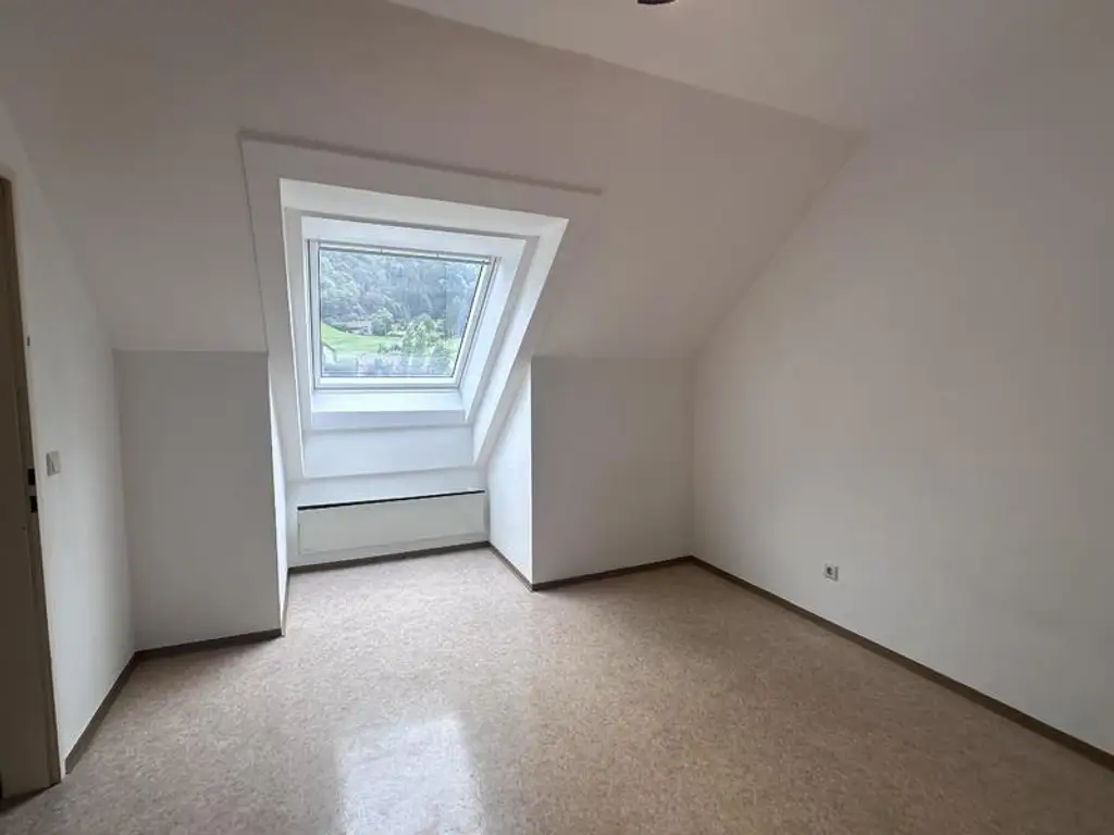2 Zimmer Wohnung mit Kamin in der Steinklamm