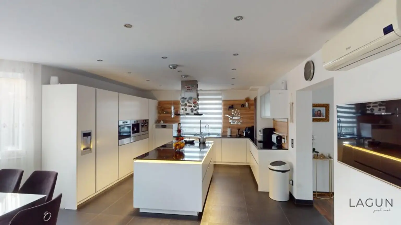 Hochwertiges Luxus-Einfamilienhaus in Maria-Lanzendorf