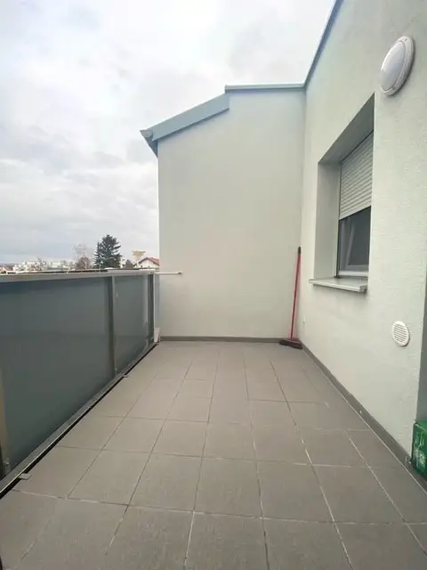 11 | NEU in GERASDORF ++ MODERNE ZWEI Zimmer mit TERRASSE | Prima Service Immobilien