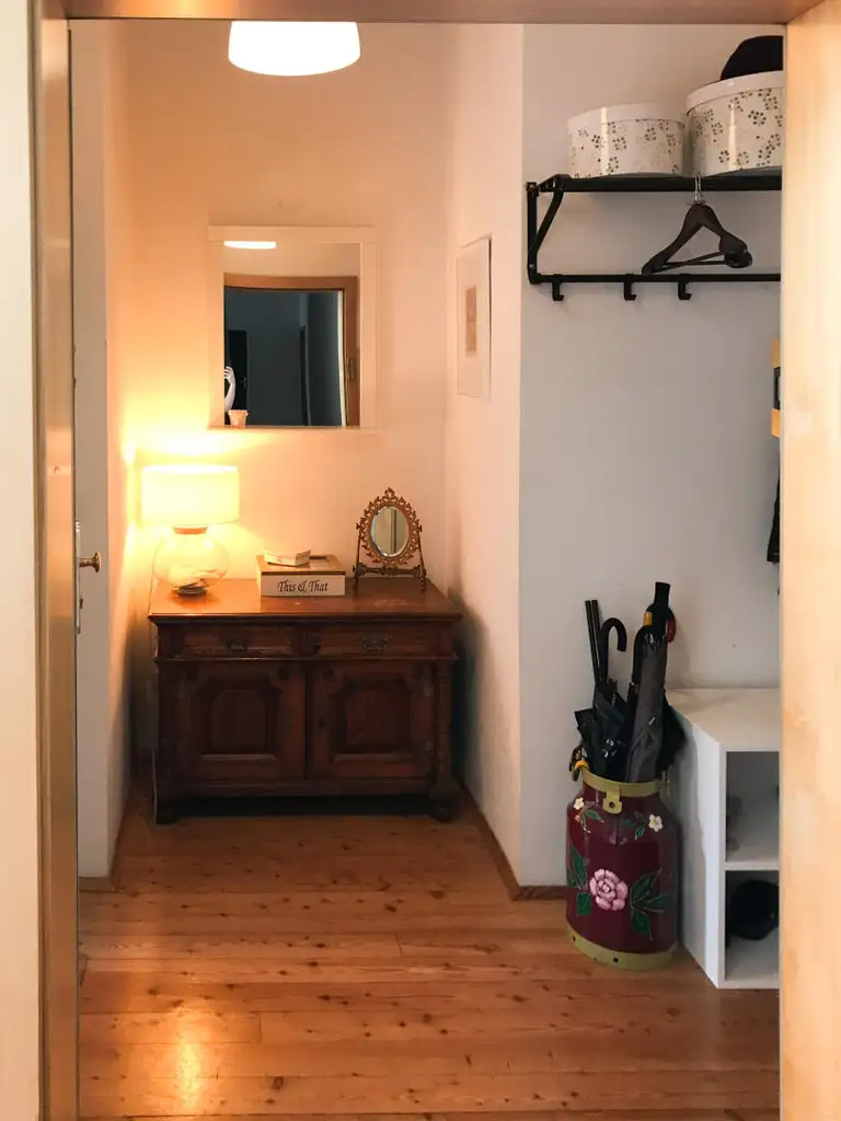 Charmante 3-Zimmer-Dachgeschosswohnung mit Lift am Opernring – Urbanes Wohnen im Herzen von Graz