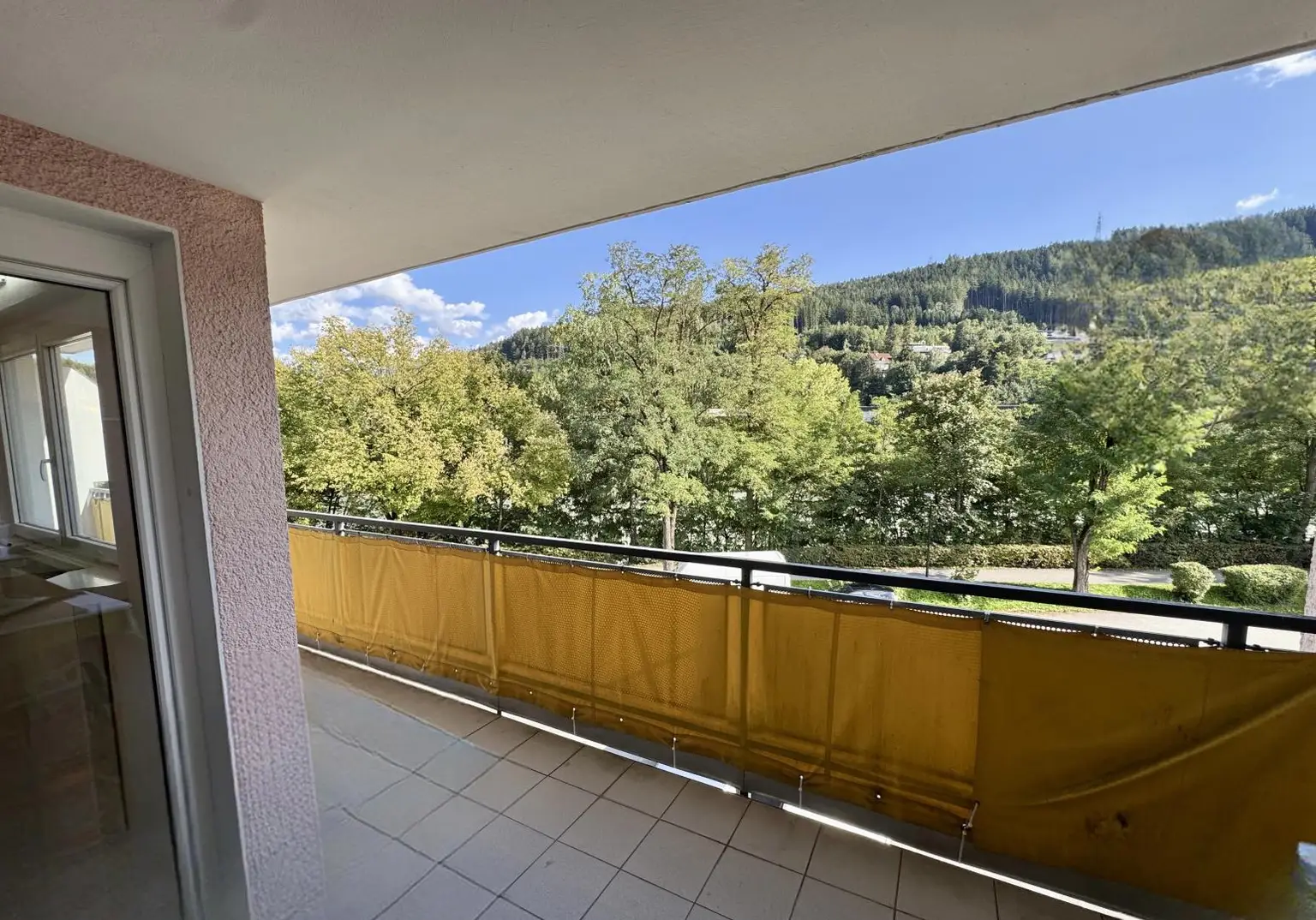 97 m² Dachgeschosswohnung mit Balkon & Tiefgarage
