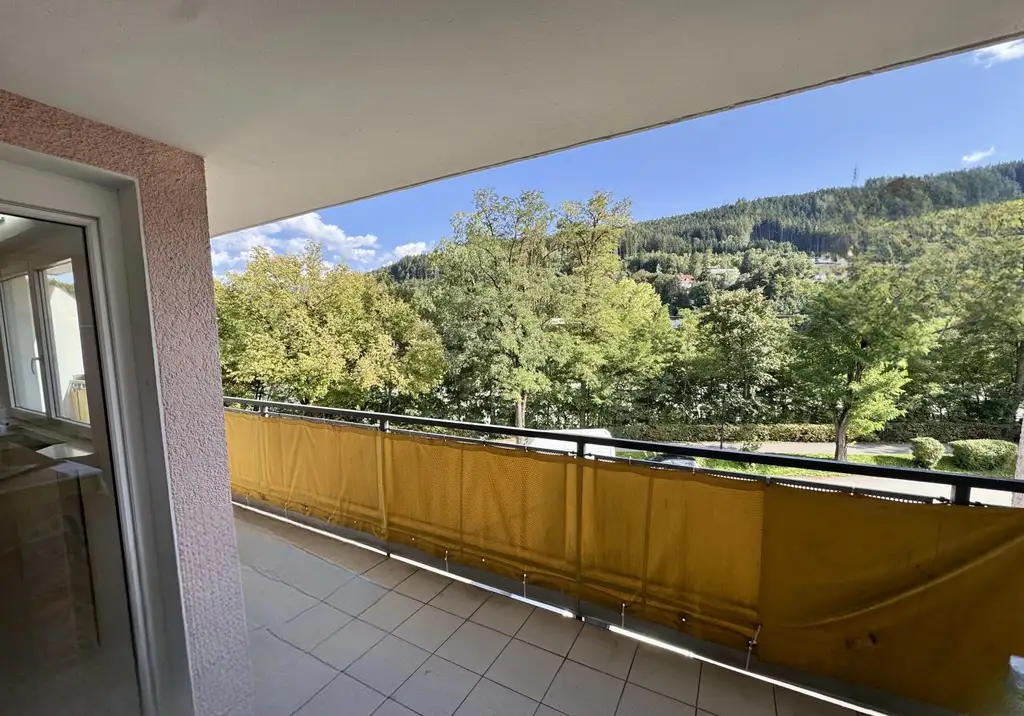 97 m² Dachgeschosswohnung mit Balkon & Tiefgarage