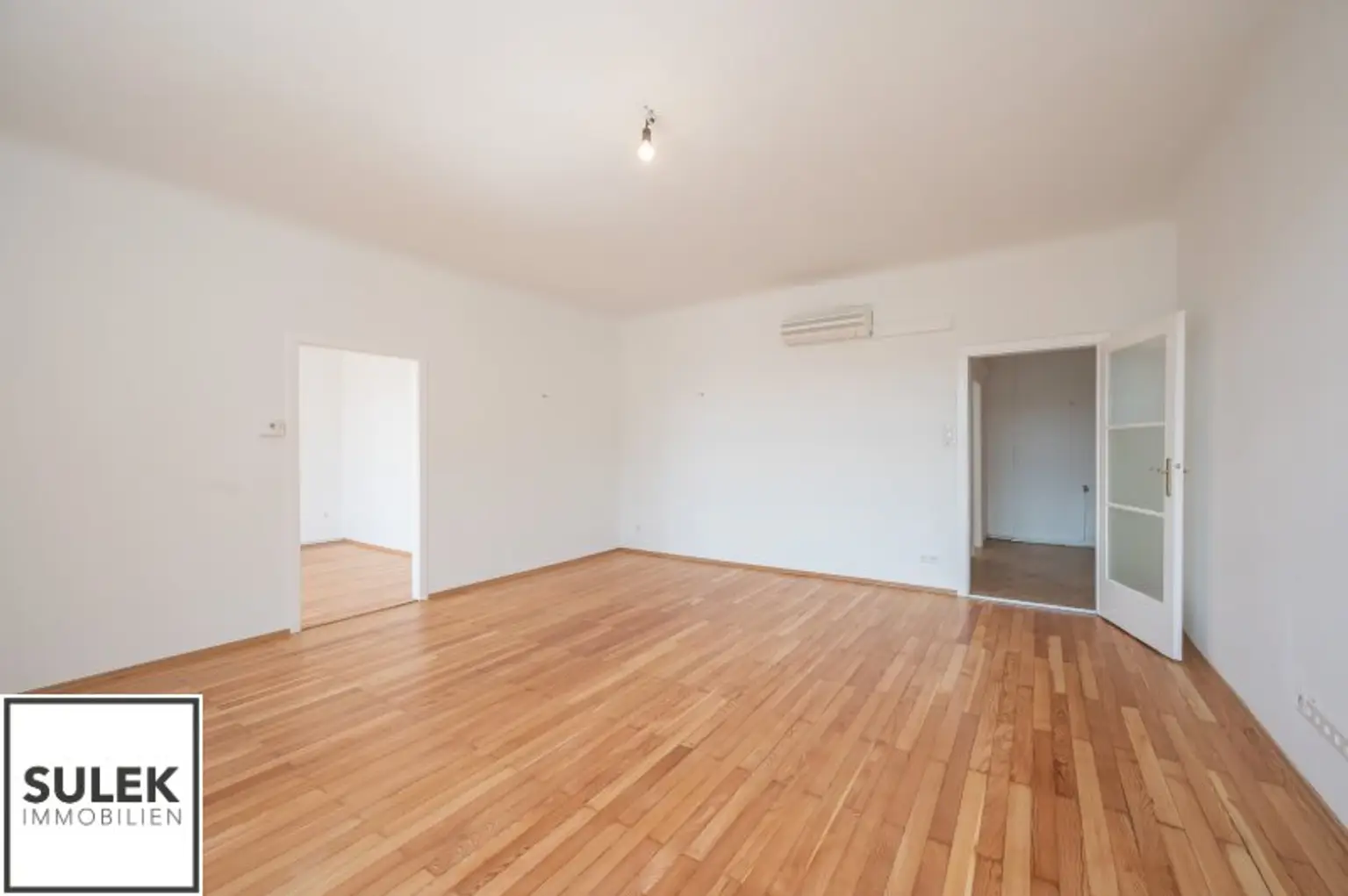 Großzügige 4-Zimmer-Wohnung am Brahmsplatz – Top-Lage im 4. Bezirk