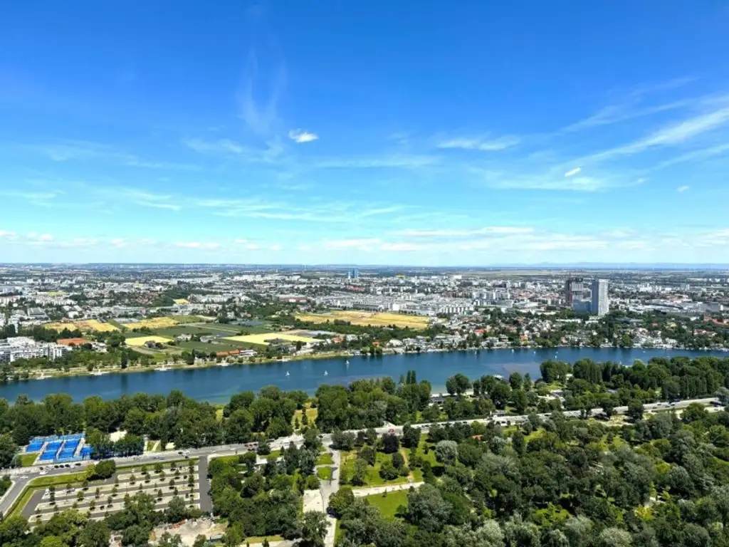 PROVISIONSFREI - THE WATERFRONT CURIOSITY - ABSOLUTE SELTENHEIT – EIGENGRUND BEI DER ALTEN DONAU!