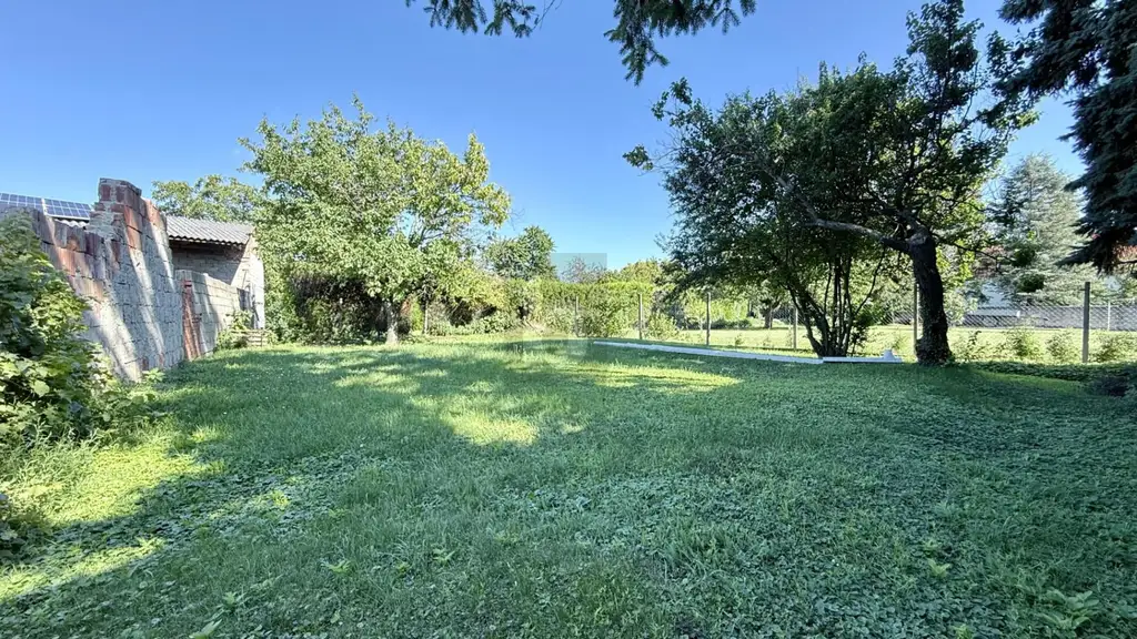 SONNIGER BUNGALOW MIT XXL KELLER UND TOP INFRASTRUKTUR