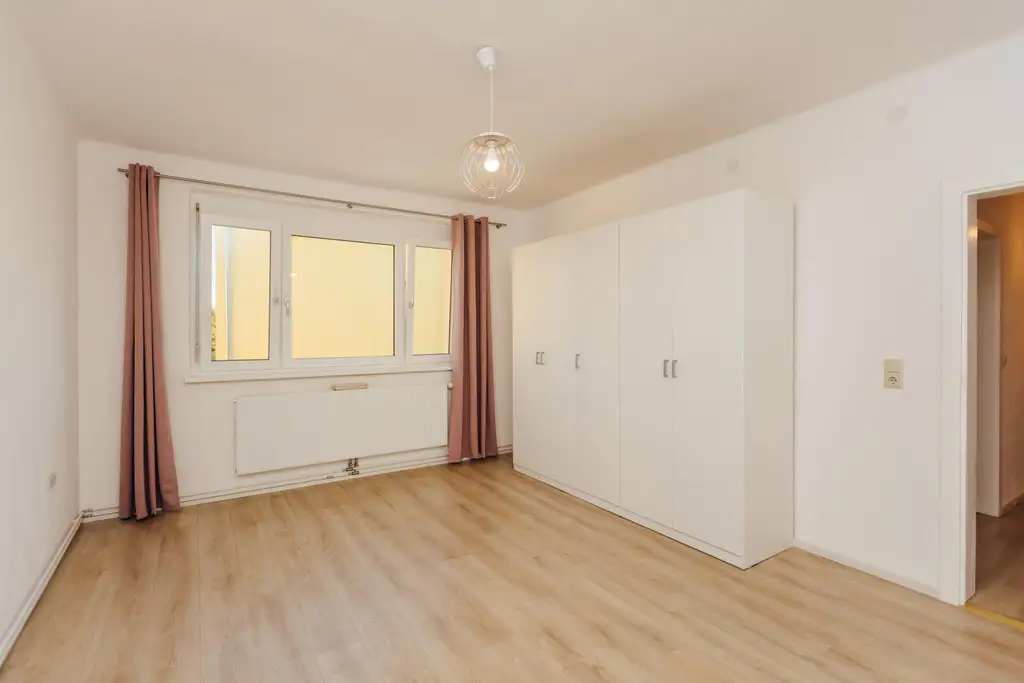 8020 Eggenberg - Eine gepflegte, renovierte , 2 Zimmer-Wohnung mit sonniger Loggia!