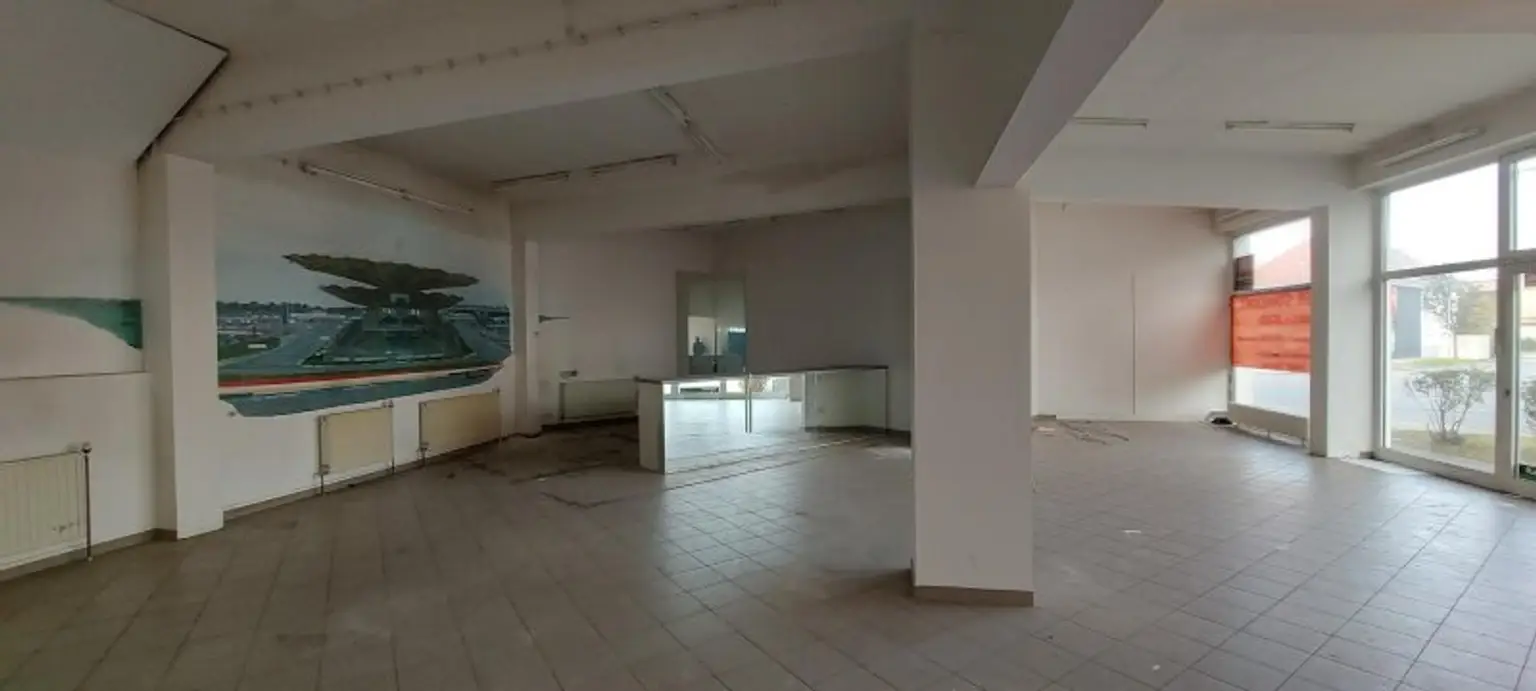 Ehemaliger Schauraum mit Werkstatt