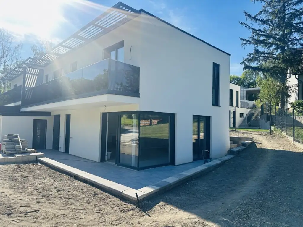 AKTIONSPREIS! Exklusive Doppelhaushälften inkl. Terrasse/Garten + Balkon 4-5 Zimmer! TRAUMAUSBLICK auf Burg Liechtenstein! SCHLÜSSELFERTIG!