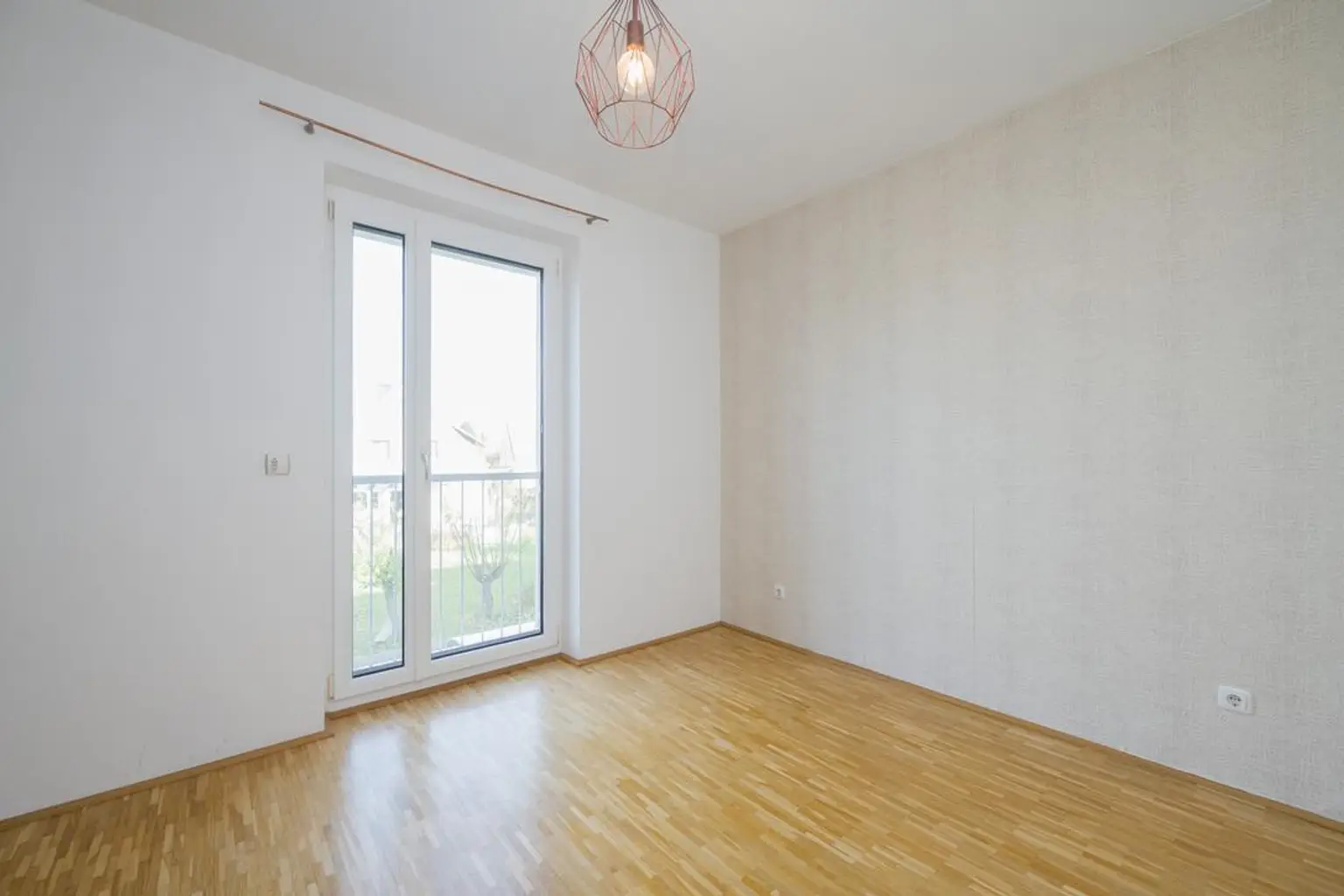 Einziehen & Wohlfühlen – hochwertiges Reihenhaus mit Garten, Terrasse, Keller und zwei TG-Stellplätzen im Zentrum von Steyr!