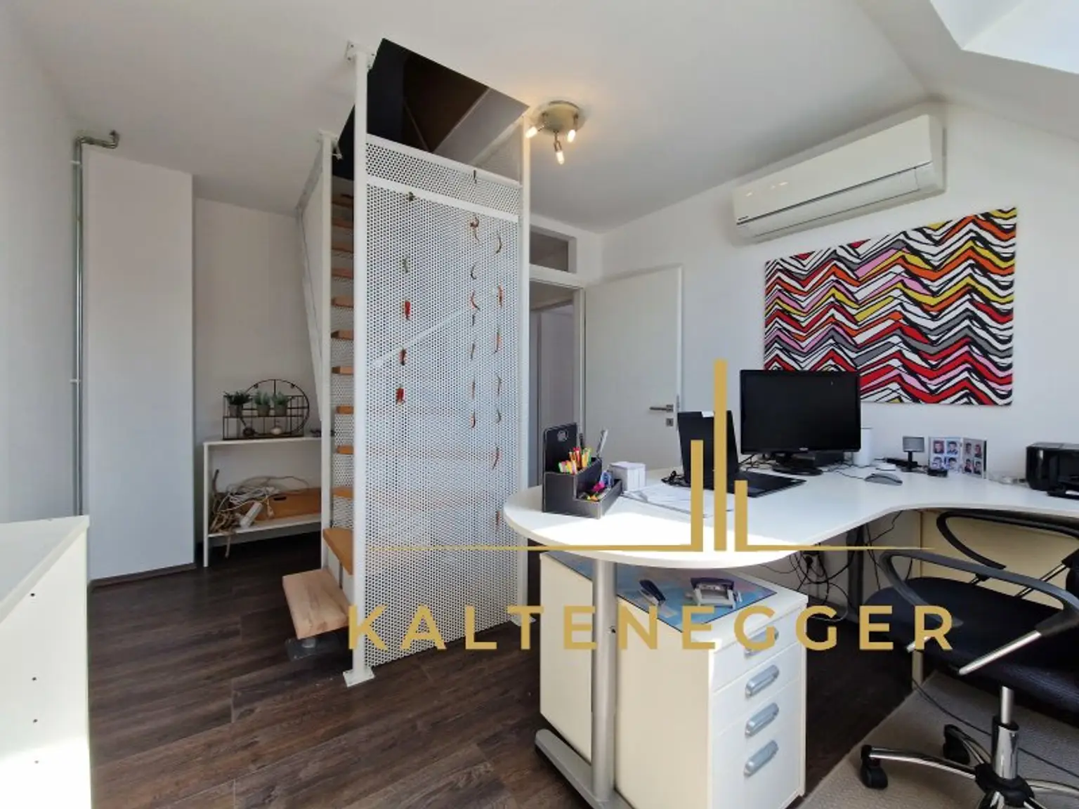 OG: Zimmer ca. 12,01 m²