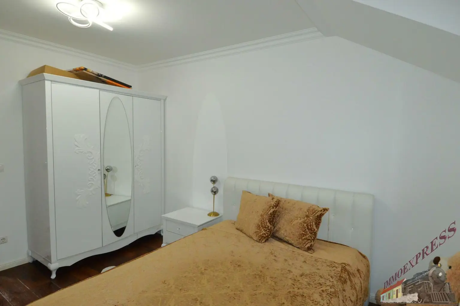 Hochwertiges Ein-/ Zweifamilienhaus mit separater Wohnung - Doppelgarage mit Fußbodenheizung