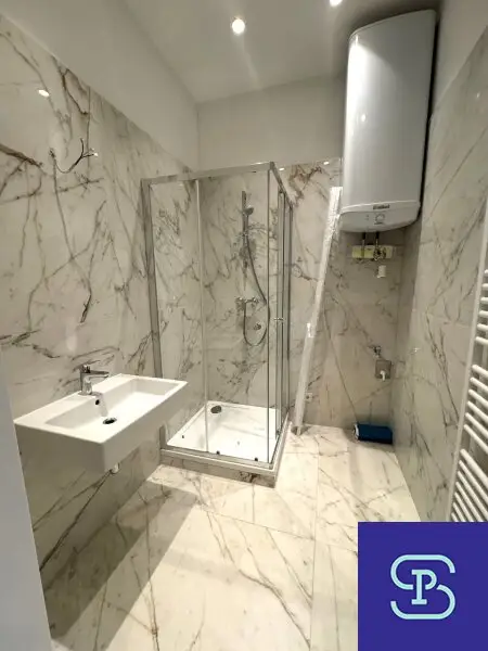 Provisionsfrei: Renovierter 46m² Altbau-Erstbezug mit Einbauküche - 1010 Wien