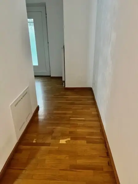 Ruhige barrierefreie 2-Zimmer-Wohnung mit Garten und Parkplatz – Ihr neues Zuhause !